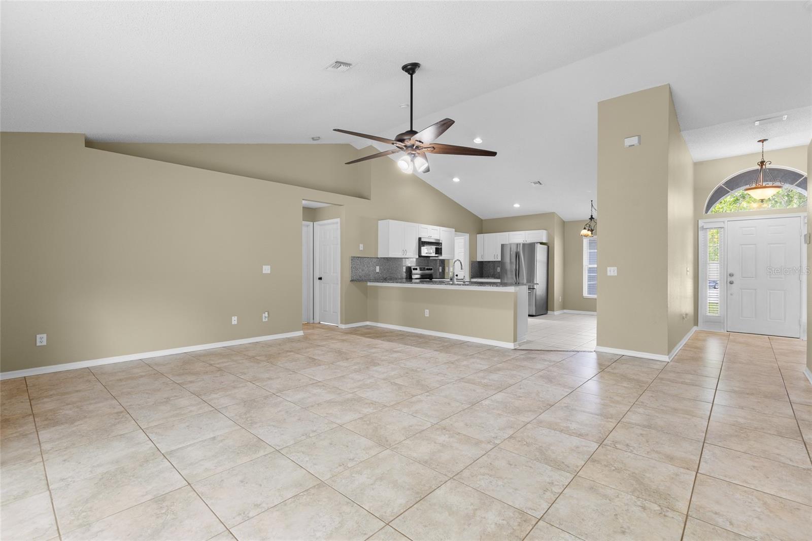 GROVELAND HIDDEN LAKES ESTATES - Residential