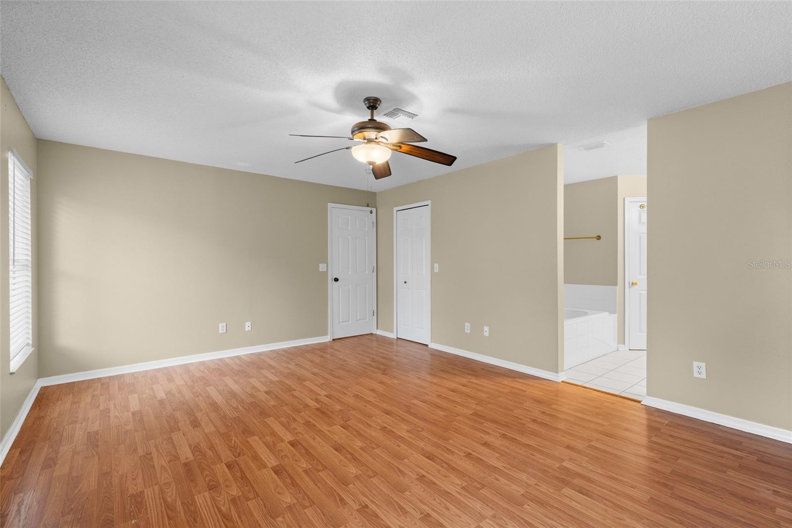 GROVELAND HIDDEN LAKES ESTATES - Residential