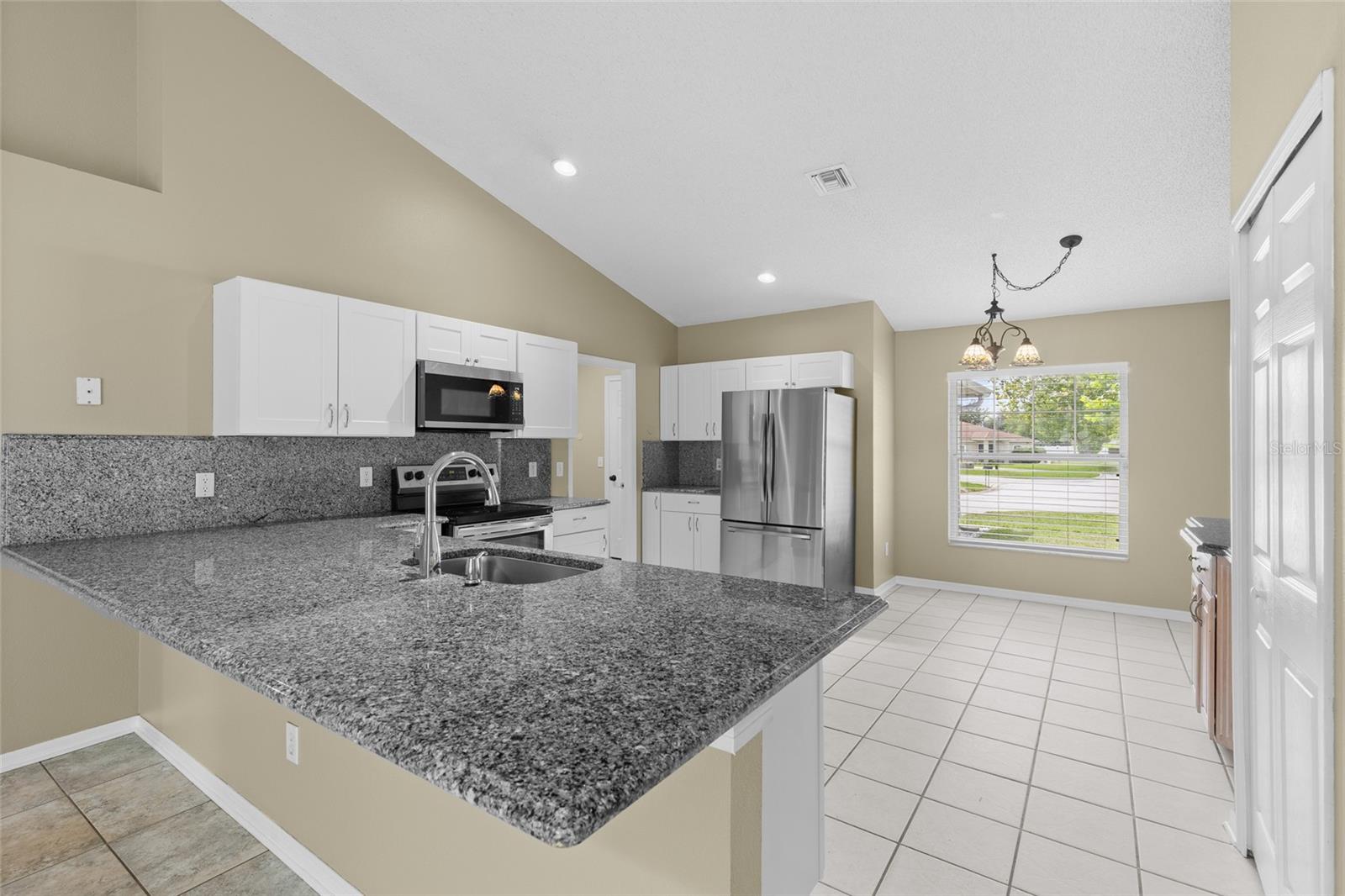 GROVELAND HIDDEN LAKES ESTATES - Residential
