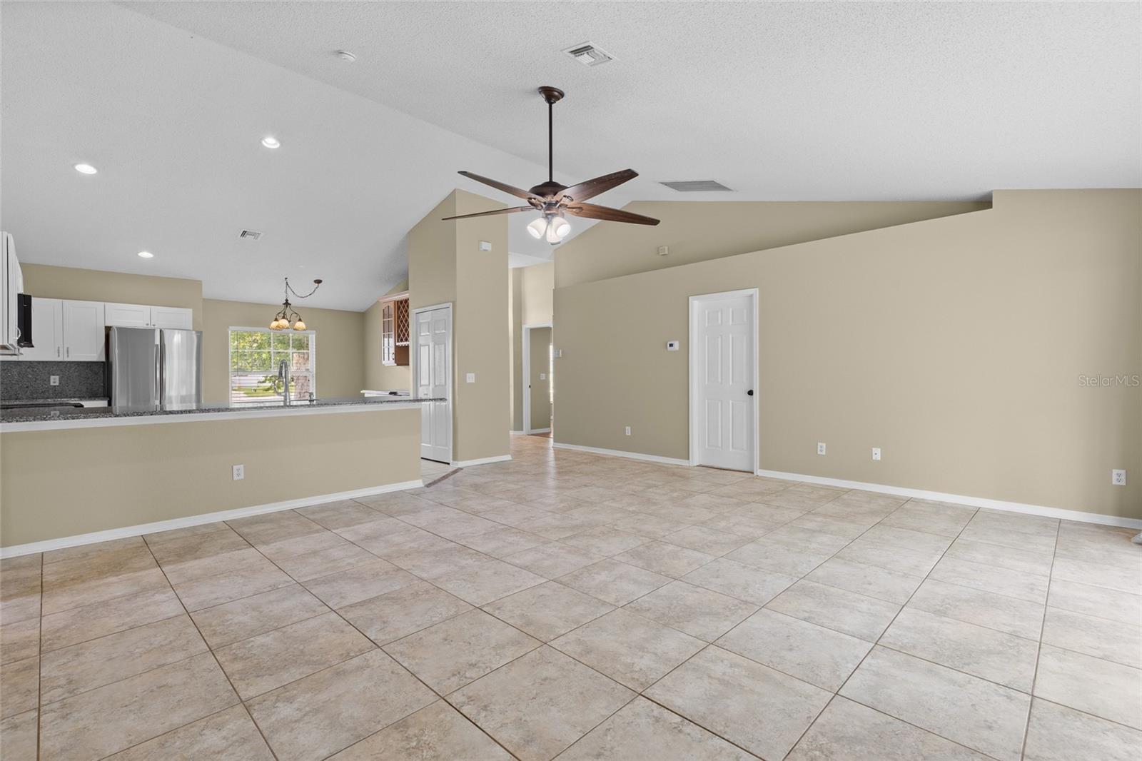 GROVELAND HIDDEN LAKES ESTATES - Residential