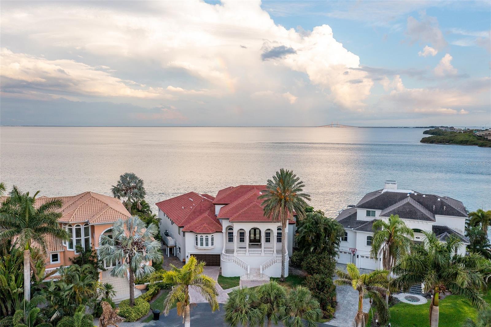 PARADISE POINTE - Residential