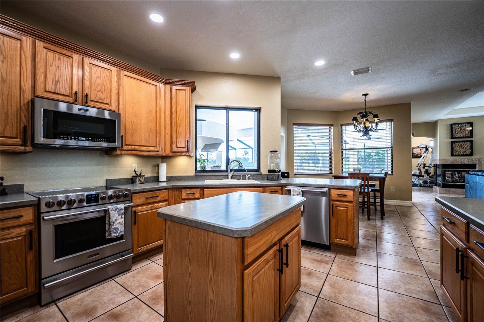 MAGNOLIA CHASE - Residential