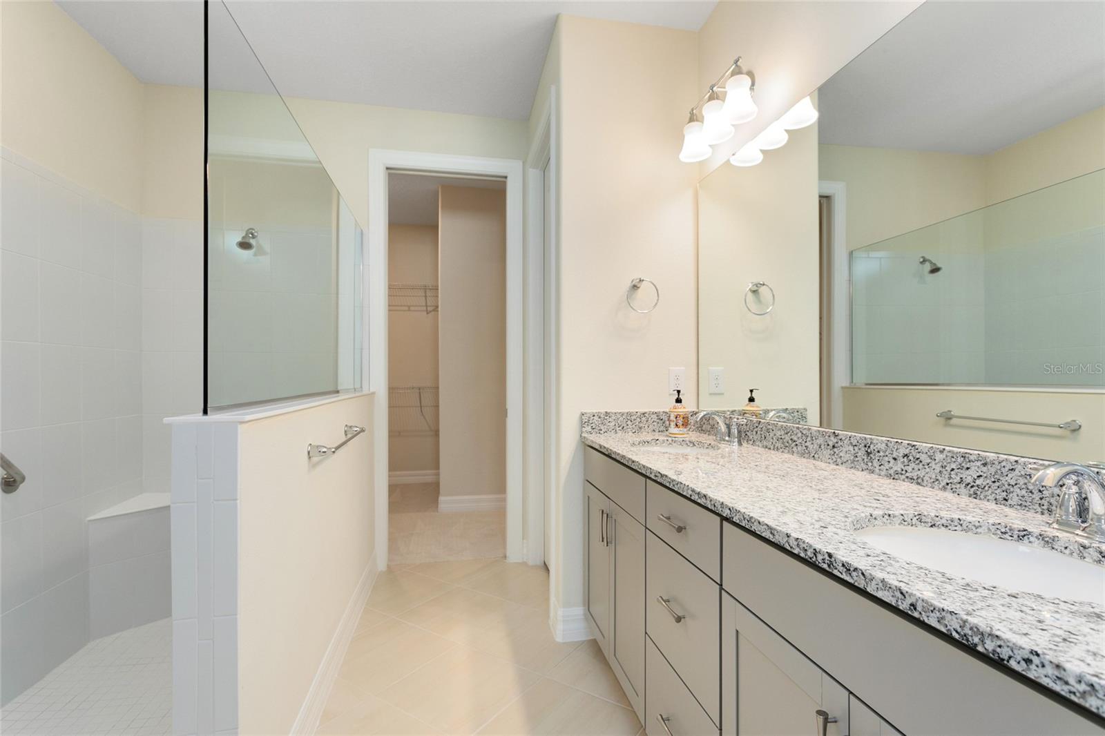 PHILLIPS GRV TRACT J - Residential Lease
