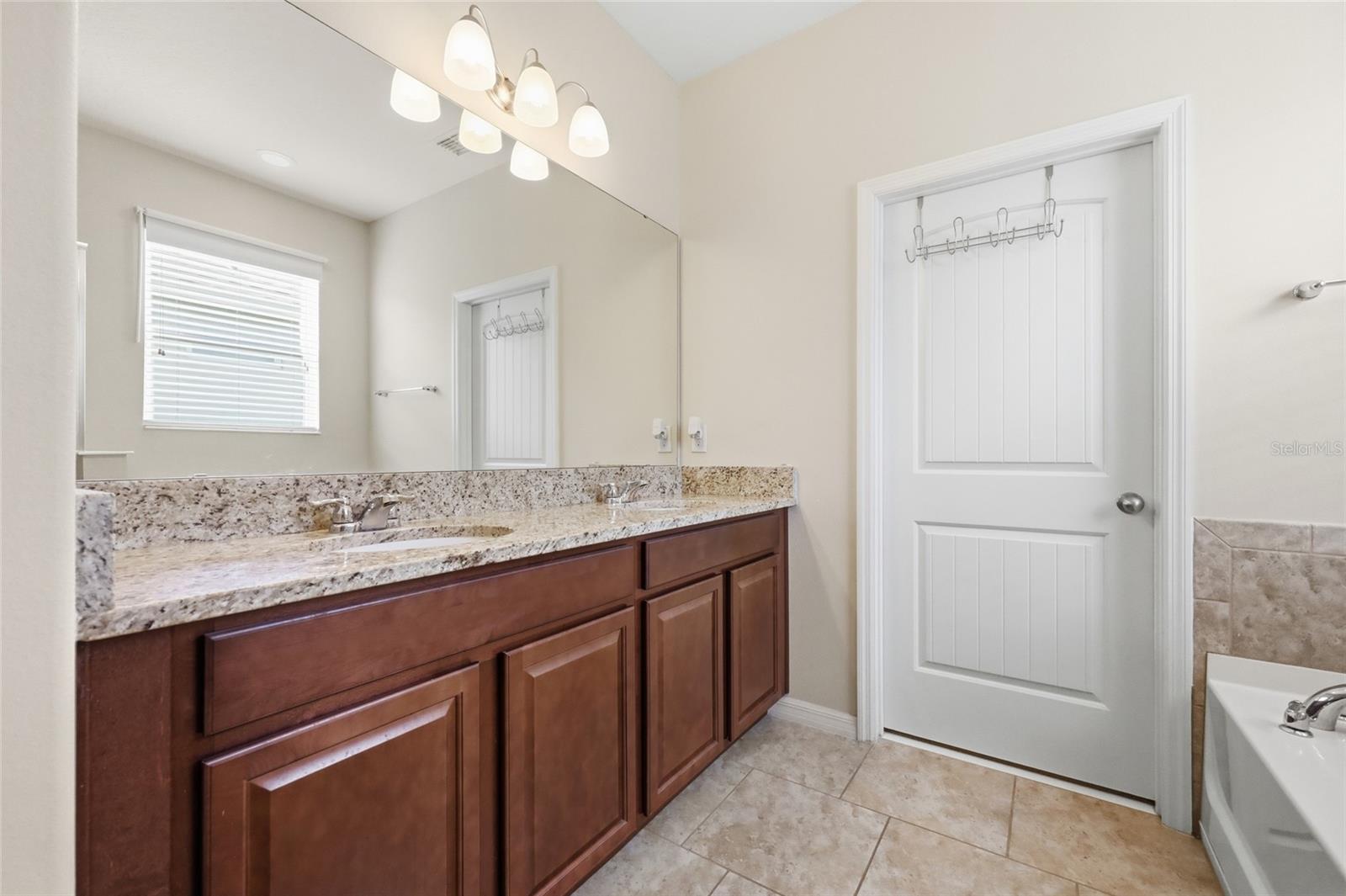 DRAYTON-PRESTON WOODS/PROVIDEN - Residential
