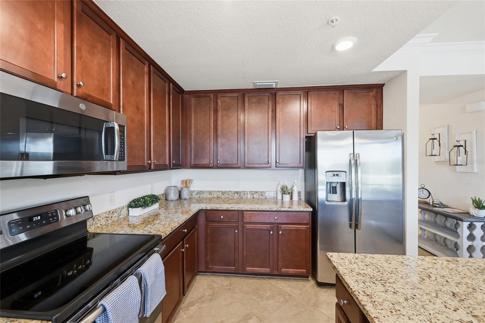 LAKEWOOD NATIONAL - Residential