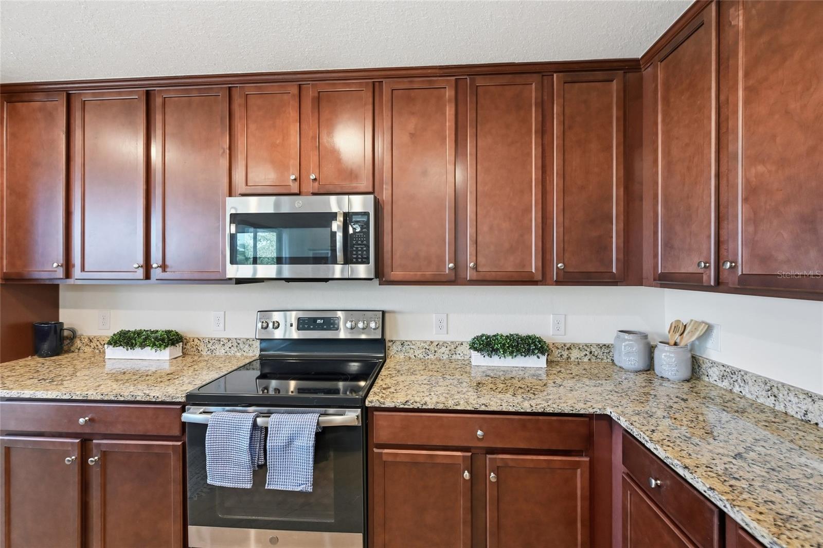 LAKEWOOD NATIONAL - Residential