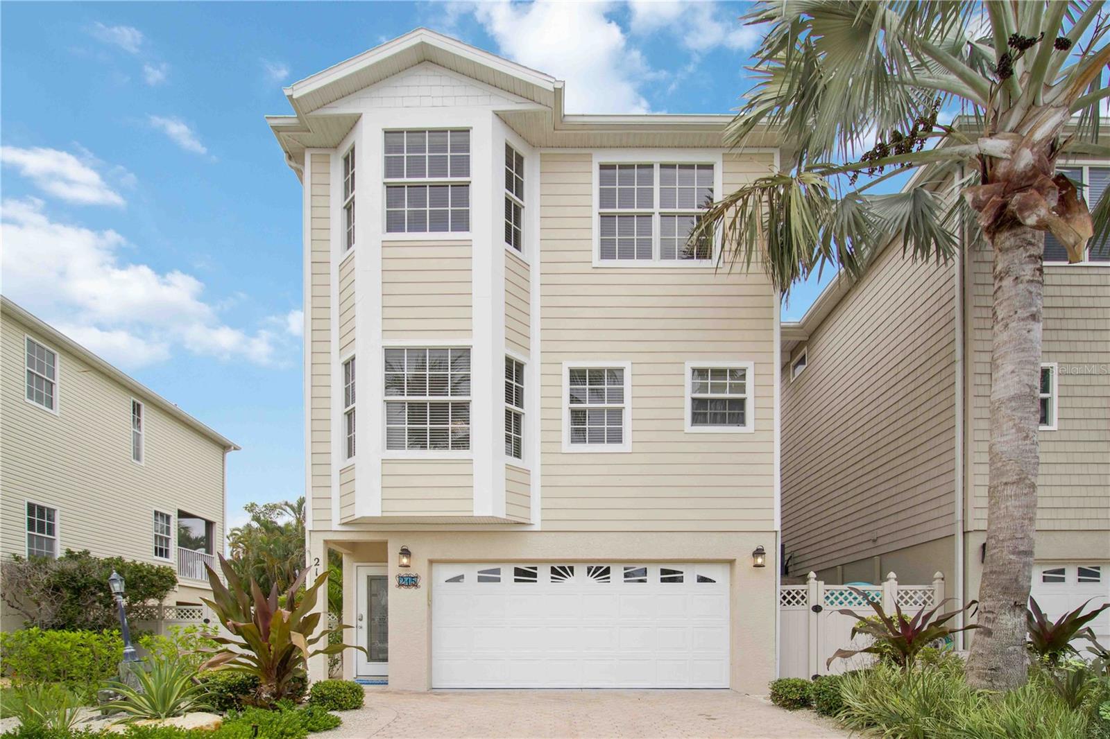 BEACHWALK TWNHMS PH 2 - Residential