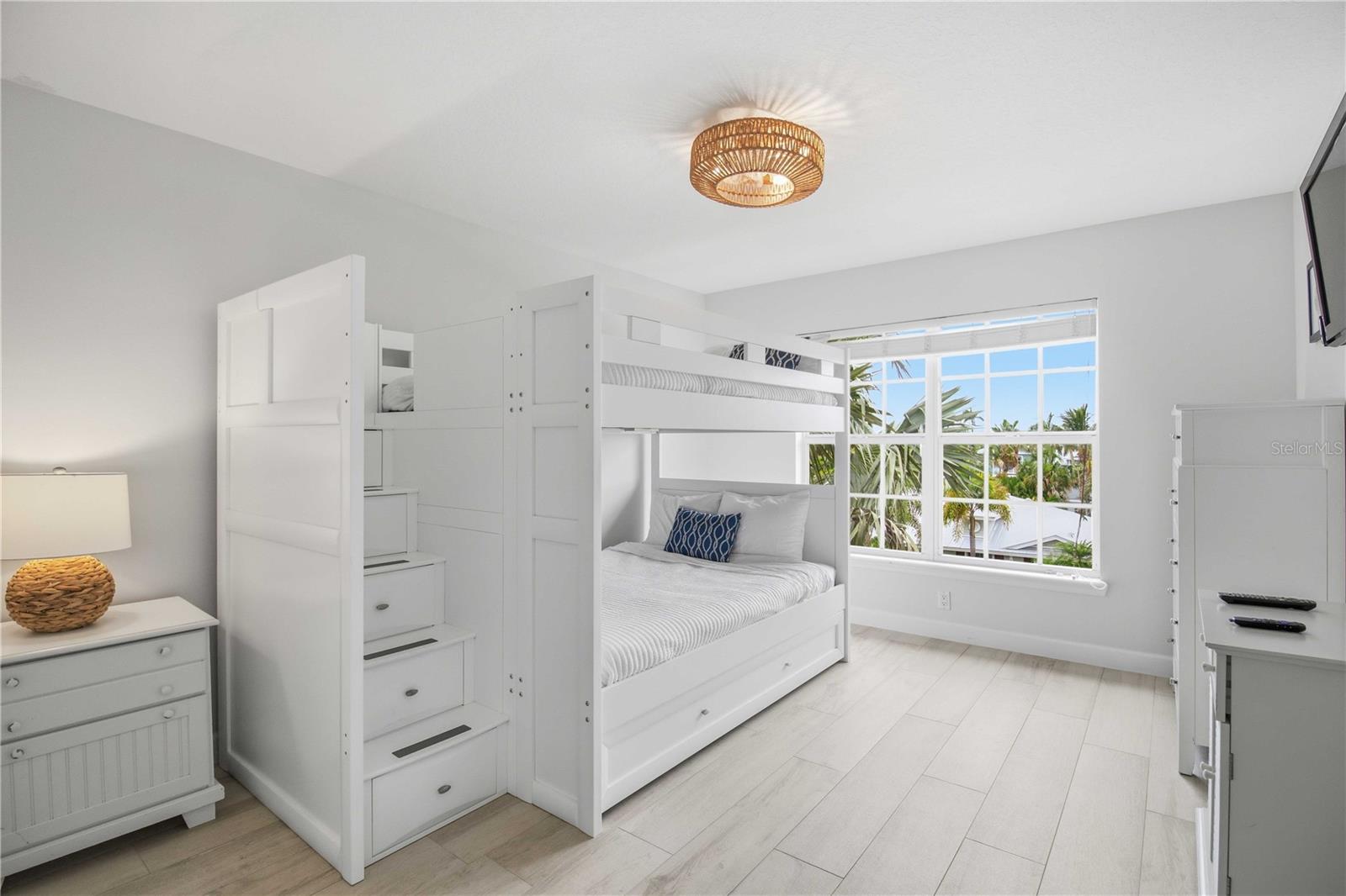 BEACHWALK TWNHMS PH 2 - Residential