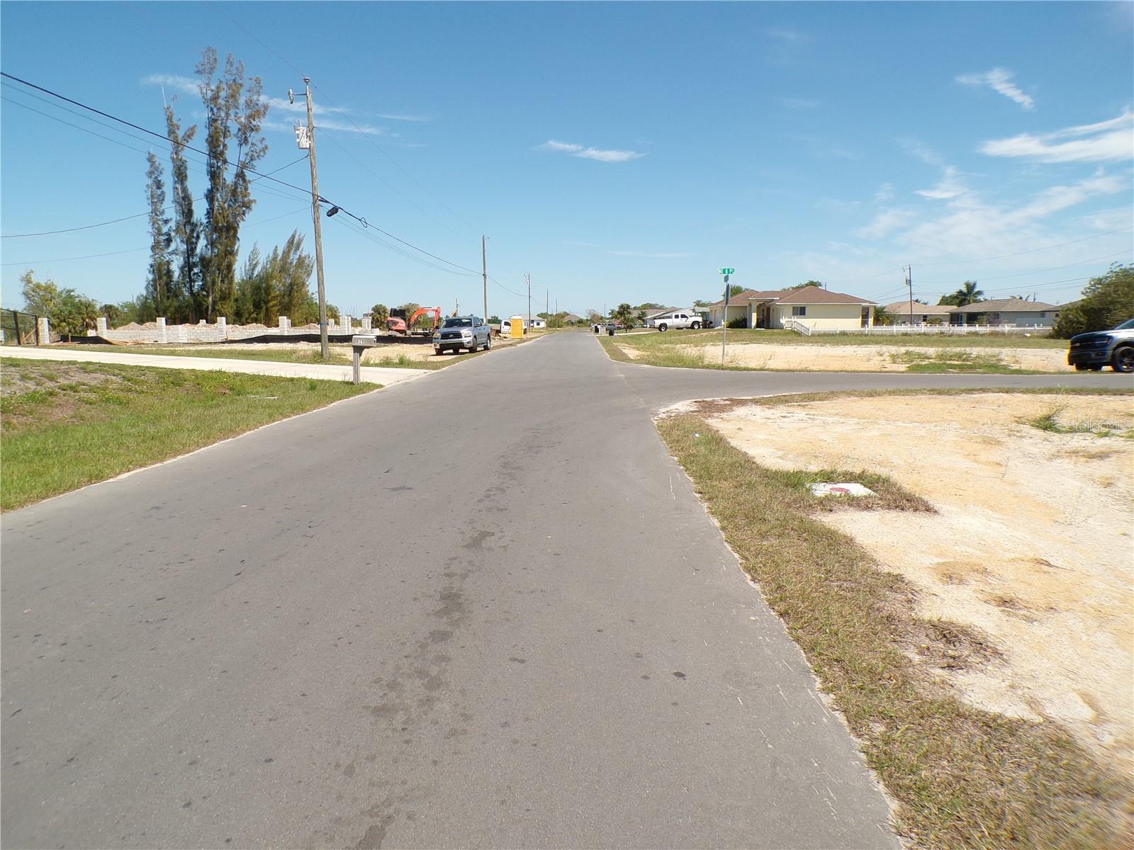 CAPE CORAL - Land