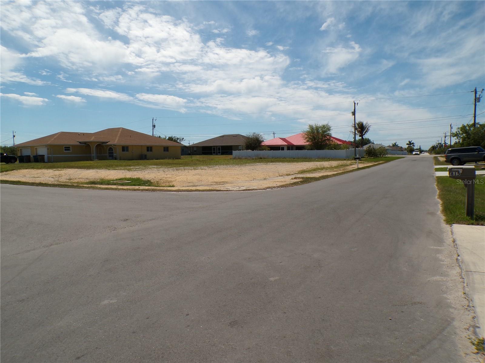 CAPE CORAL - Land