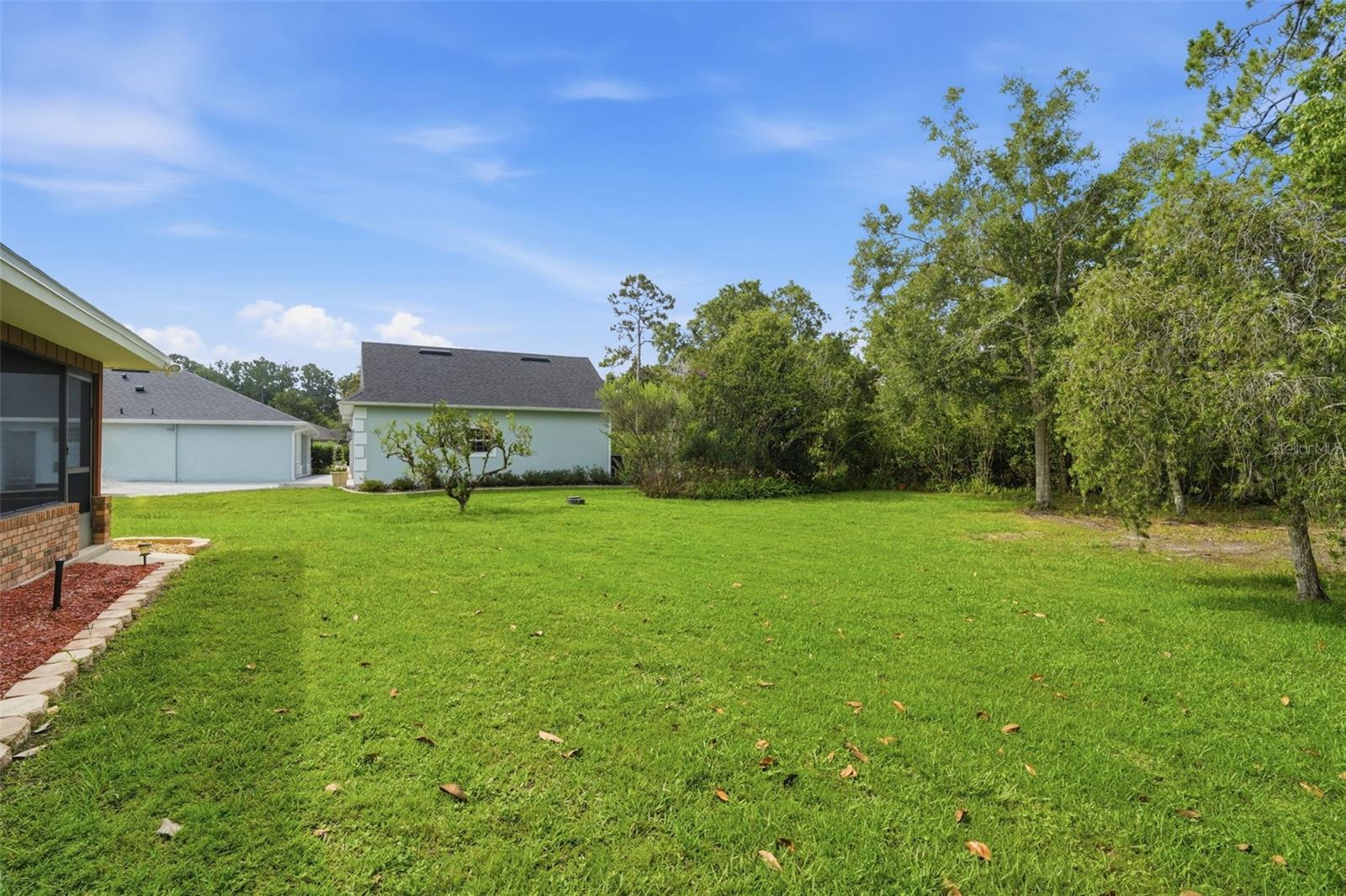 LAKESHORE TRAILS - Residential