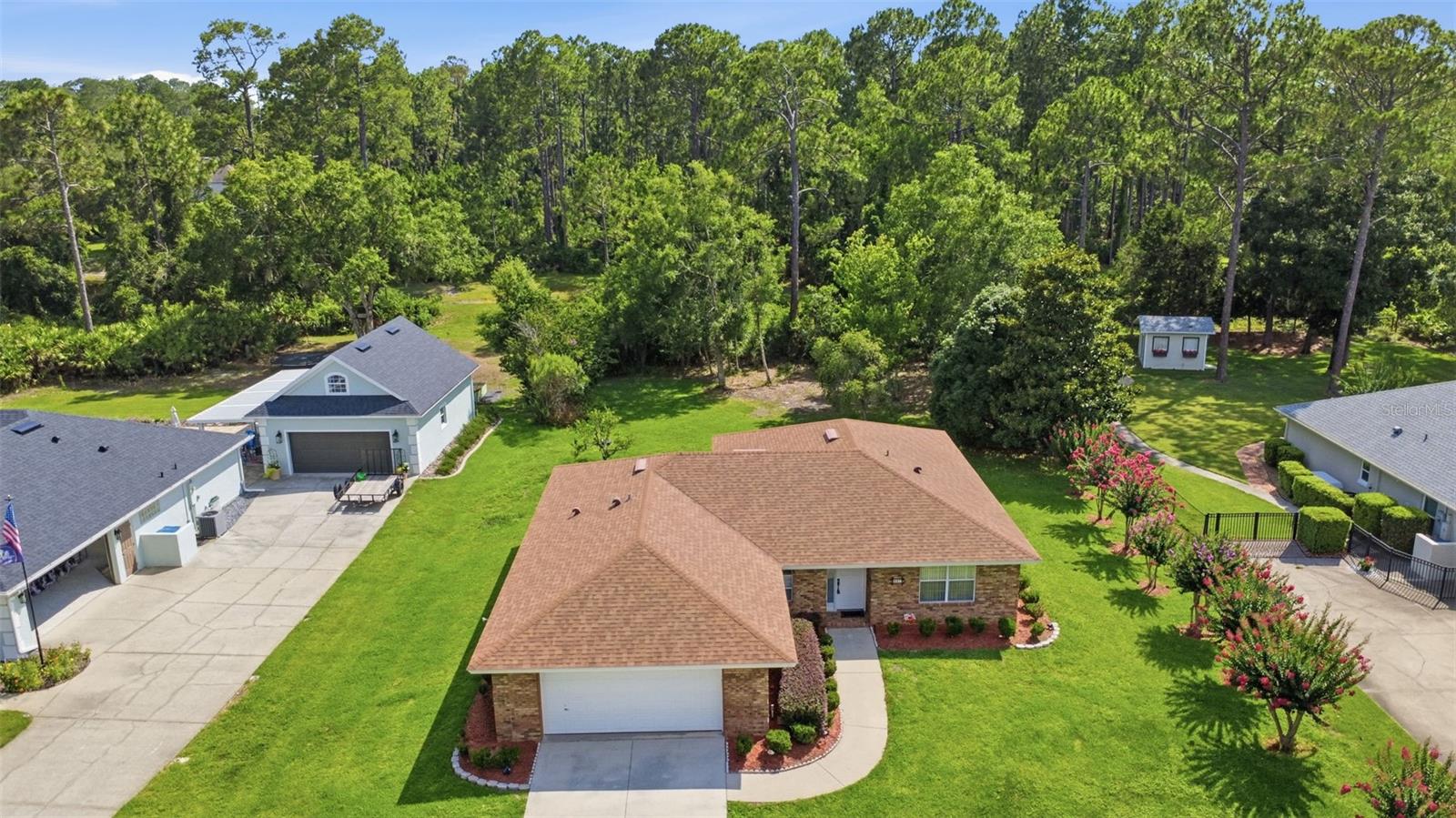 LAKESHORE TRAILS - Residential