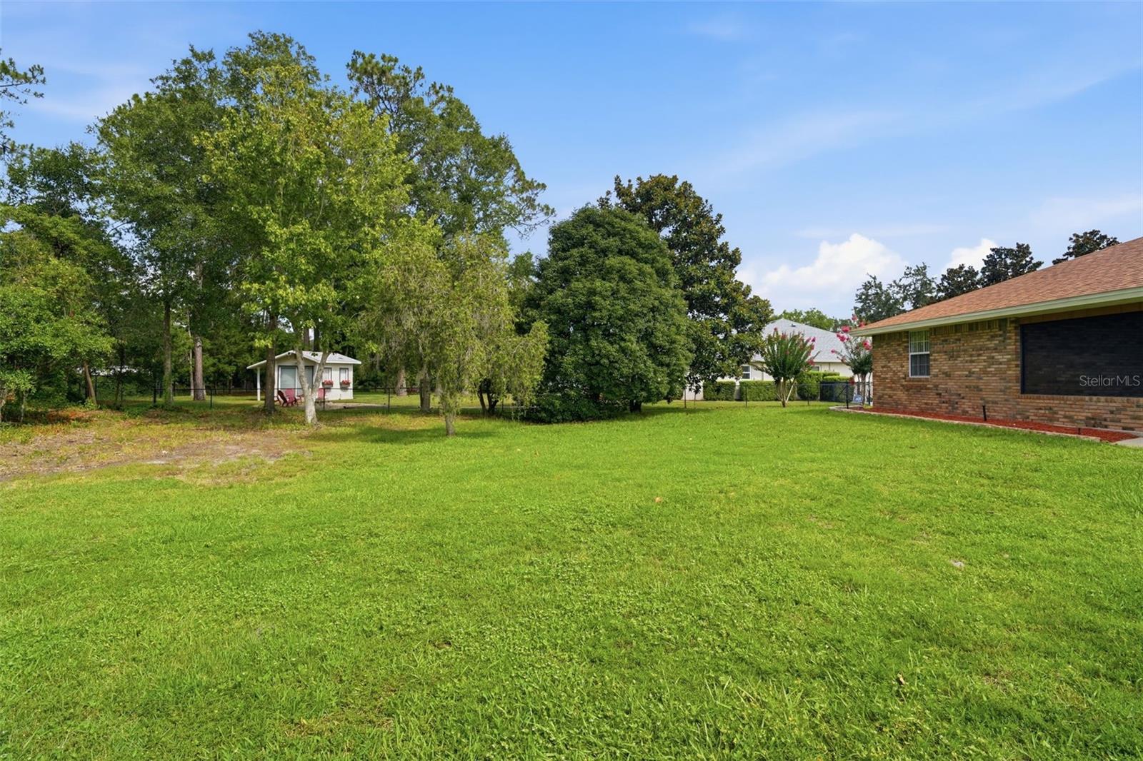 LAKESHORE TRAILS - Residential