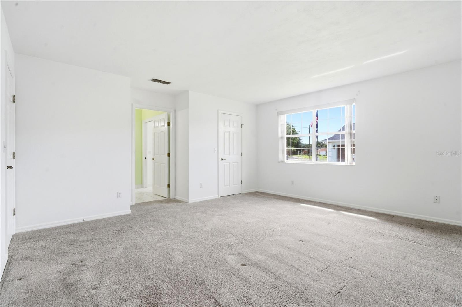 LAKESHORE TRAILS - Residential
