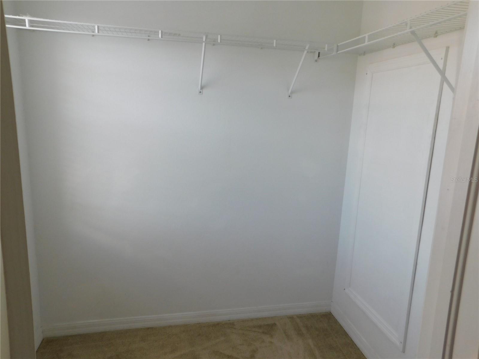 COUNTRY CHASE - Residential Lease