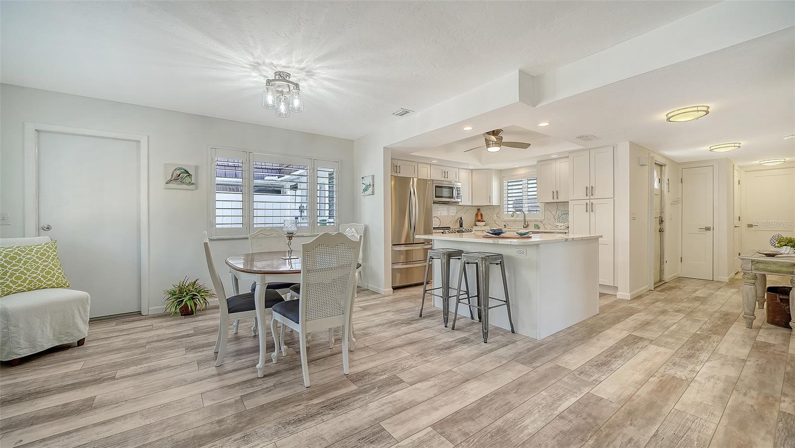 STRATHMORE RIVERSIDE VILLAS - Residential