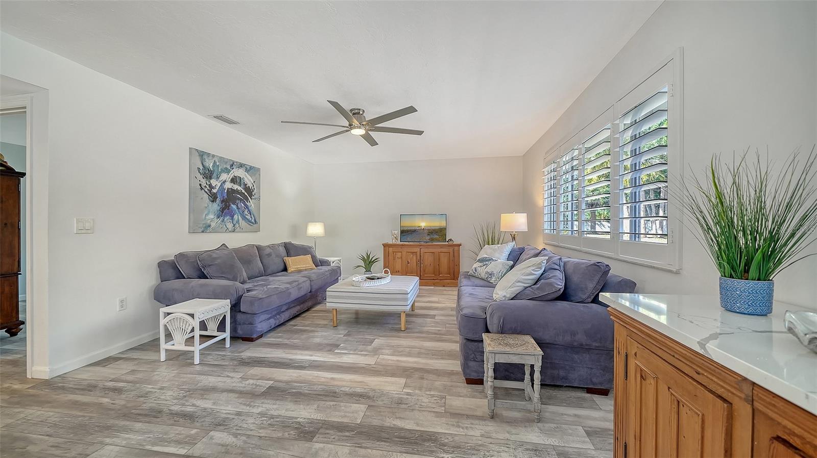 STRATHMORE RIVERSIDE VILLAS - Residential