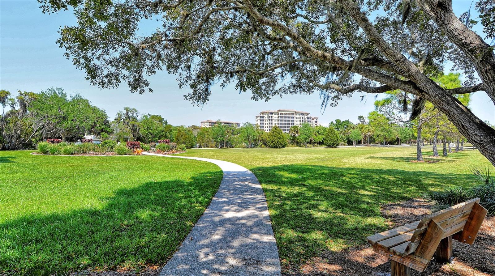 STRATHMORE RIVERSIDE VILLAS - Residential