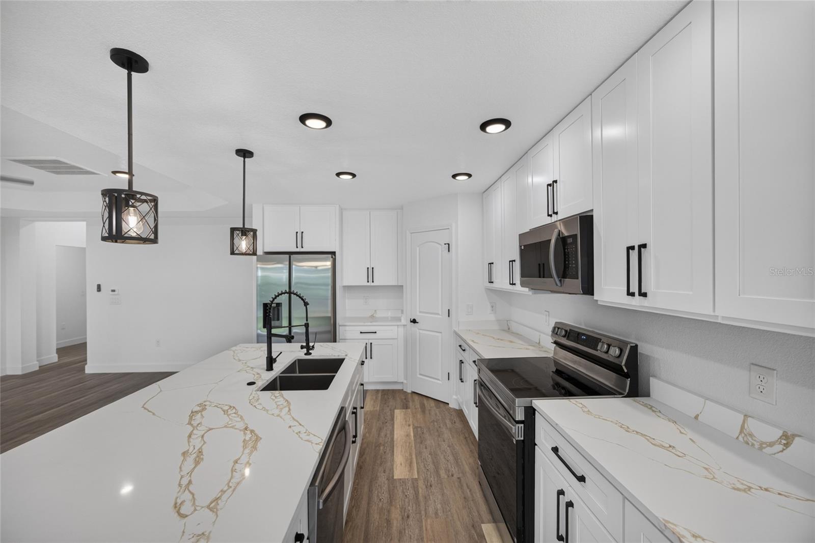 LOCKHARTS SUB - Residential
