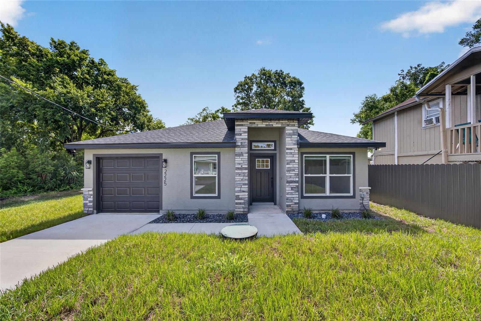 LOCKHARTS SUB - Residential