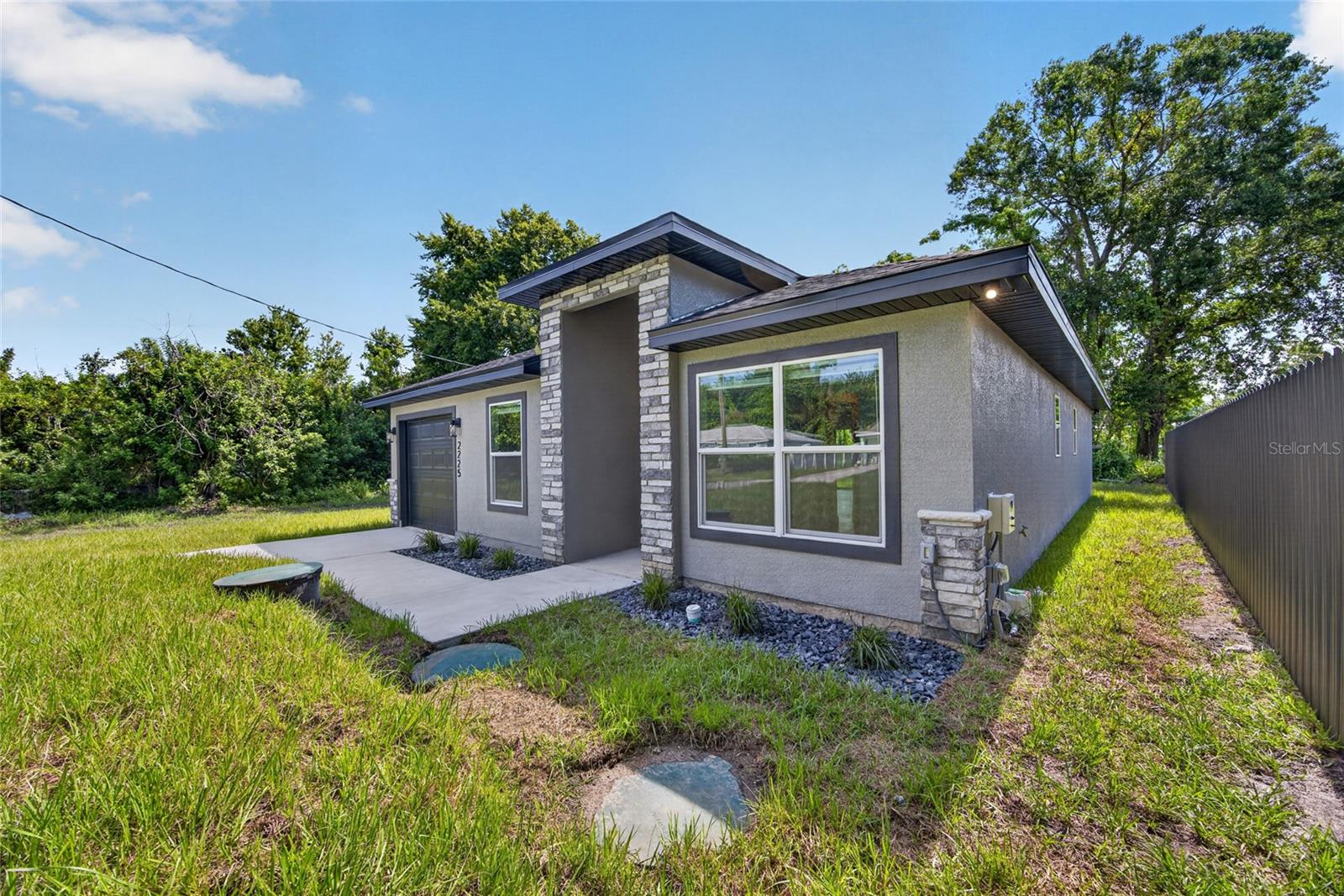 LOCKHARTS SUB - Residential