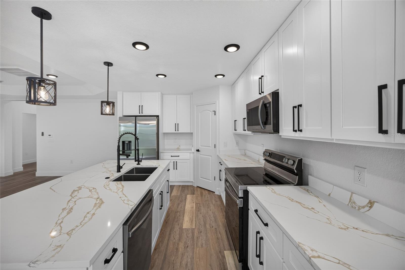 LOCKHARTS SUB - Residential