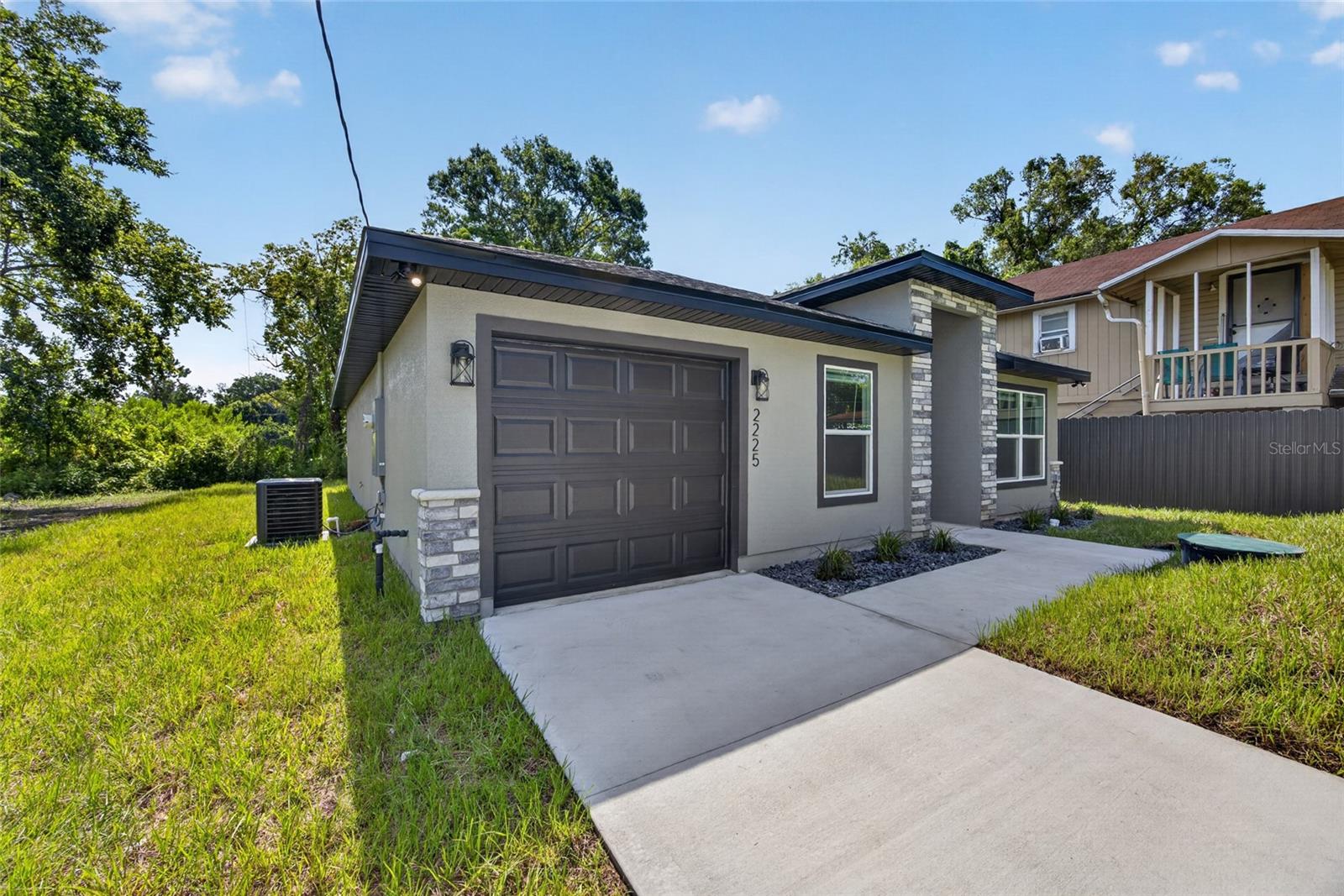 LOCKHARTS SUB - Residential