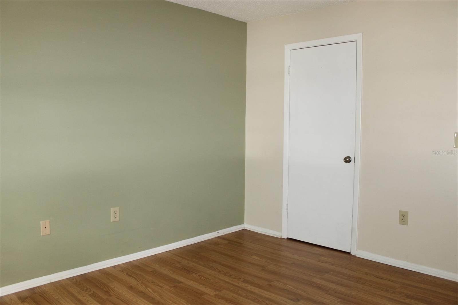 SANDALWOOD THE CONDO - Residential