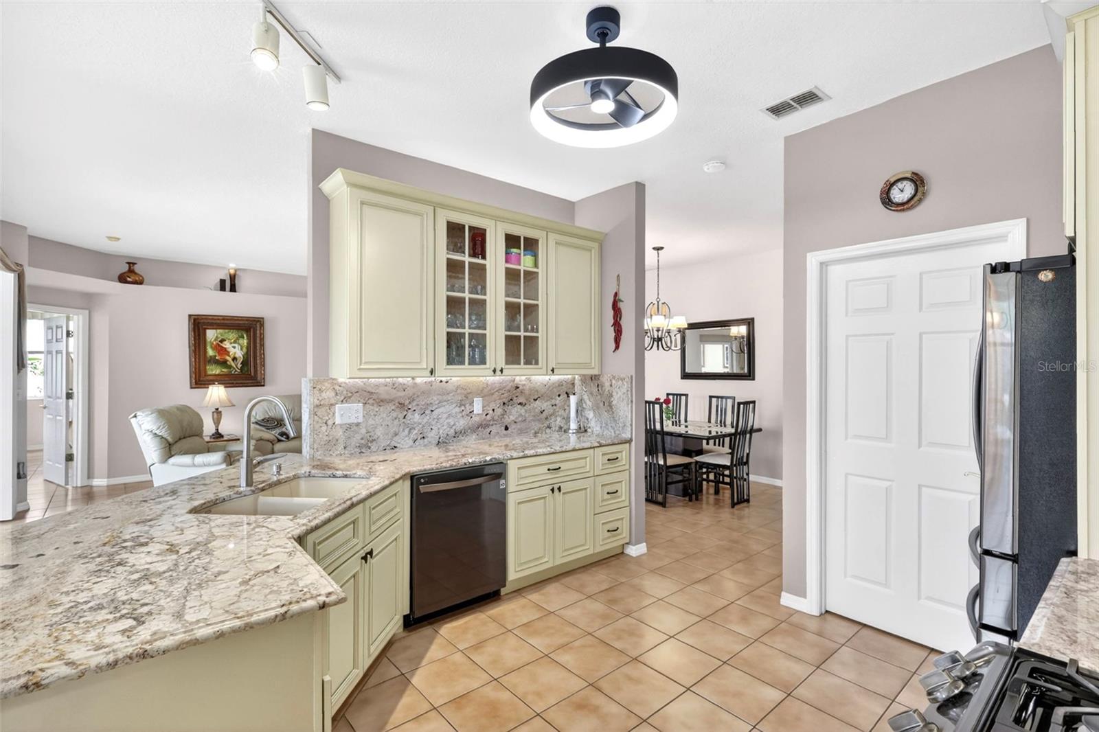FOREST OAKS - Residential