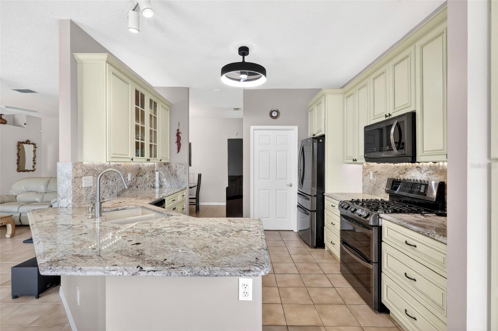 FOREST OAKS - Residential