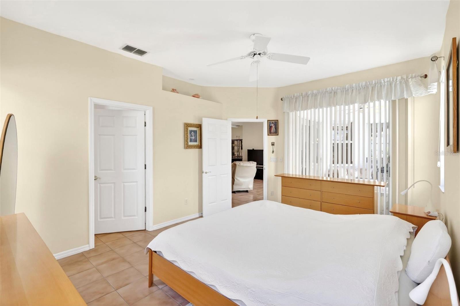 FOREST OAKS - Residential