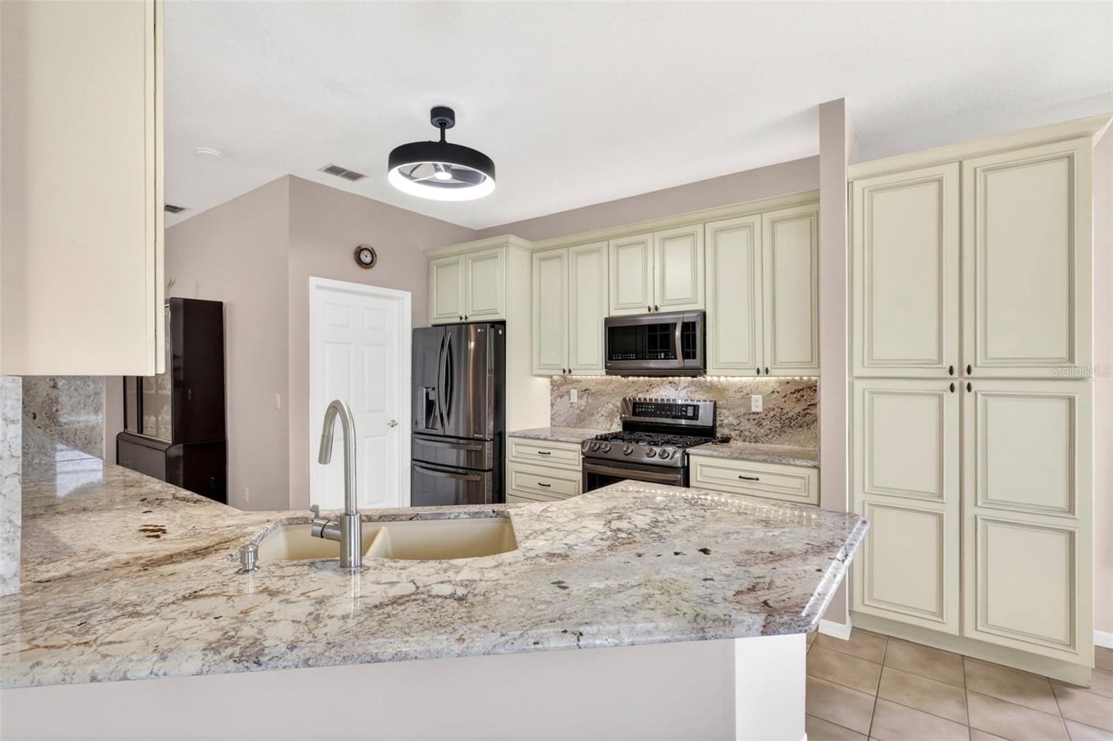 FOREST OAKS - Residential