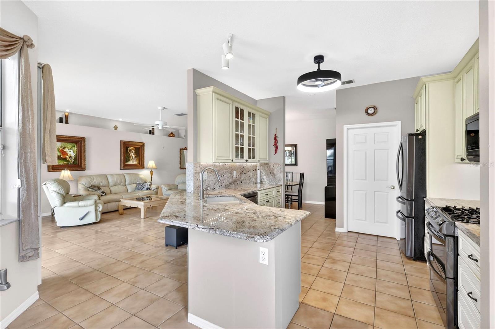 FOREST OAKS - Residential