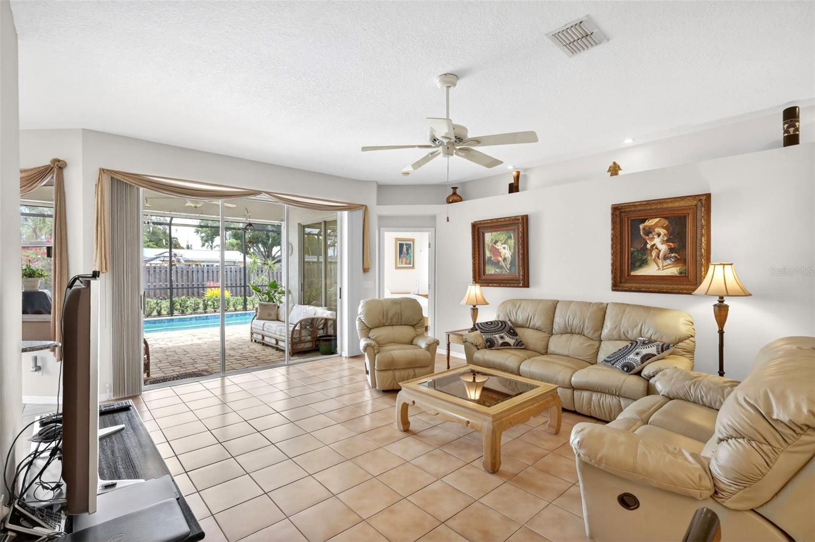 FOREST OAKS - Residential