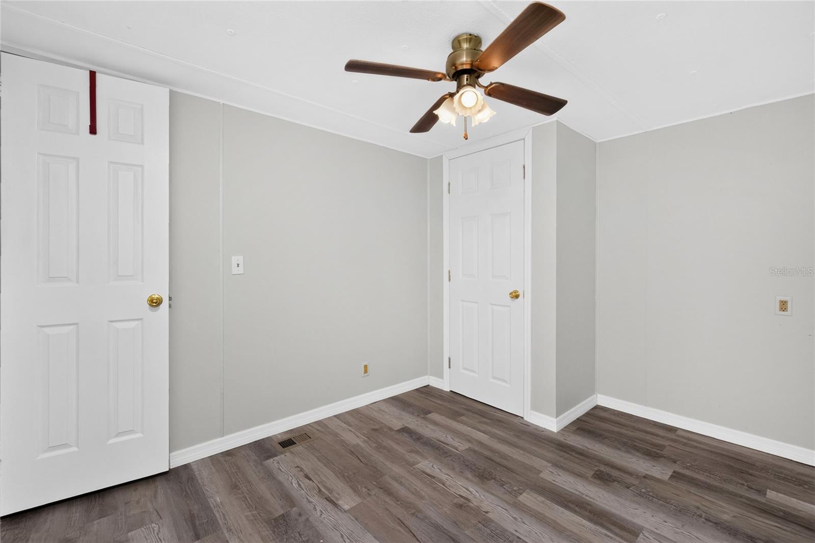 VILLAGE HOLIDAY LAKE - Residential