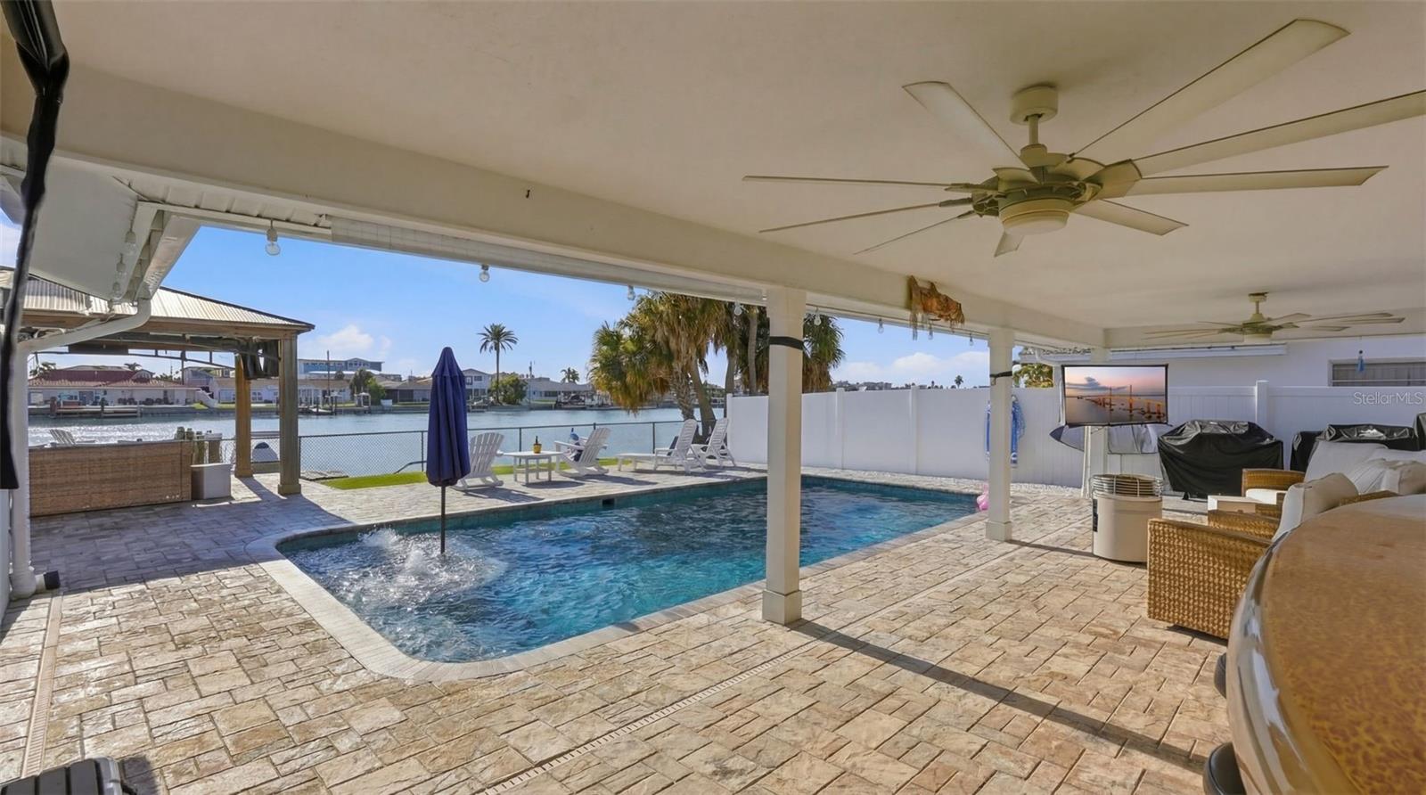 THREE PALMS POINT - Residential
