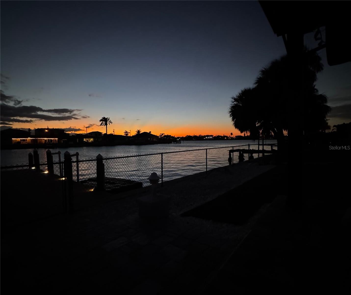 THREE PALMS POINT - Residential