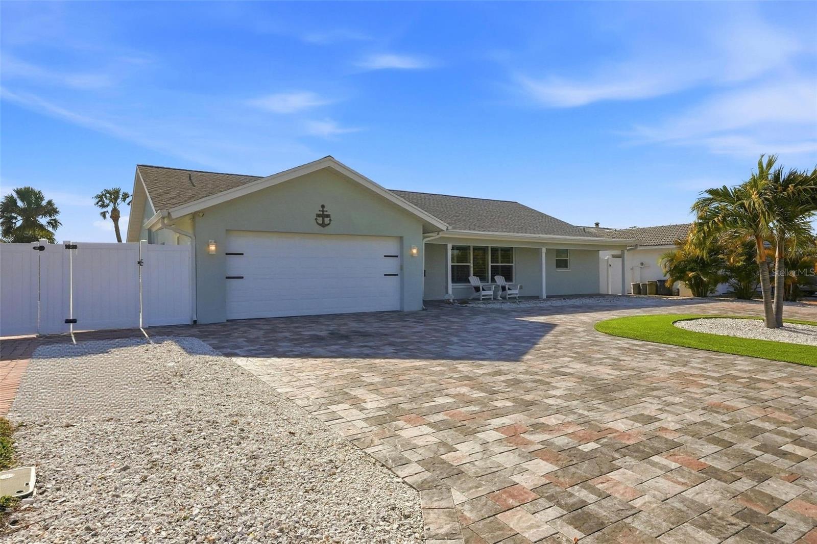 THREE PALMS POINT - Residential