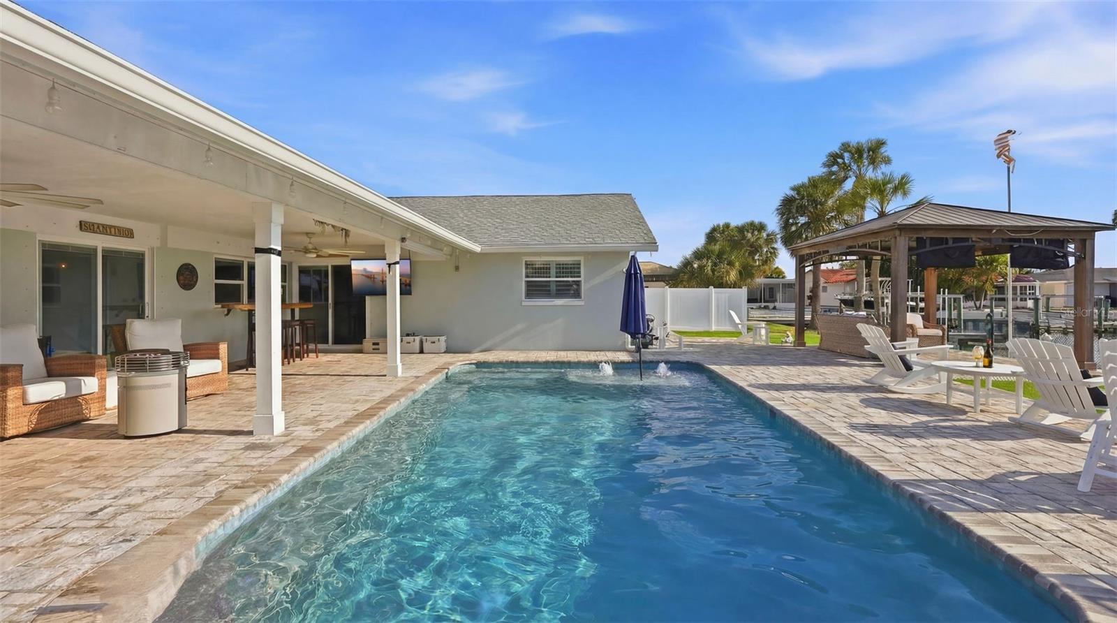 THREE PALMS POINT - Residential