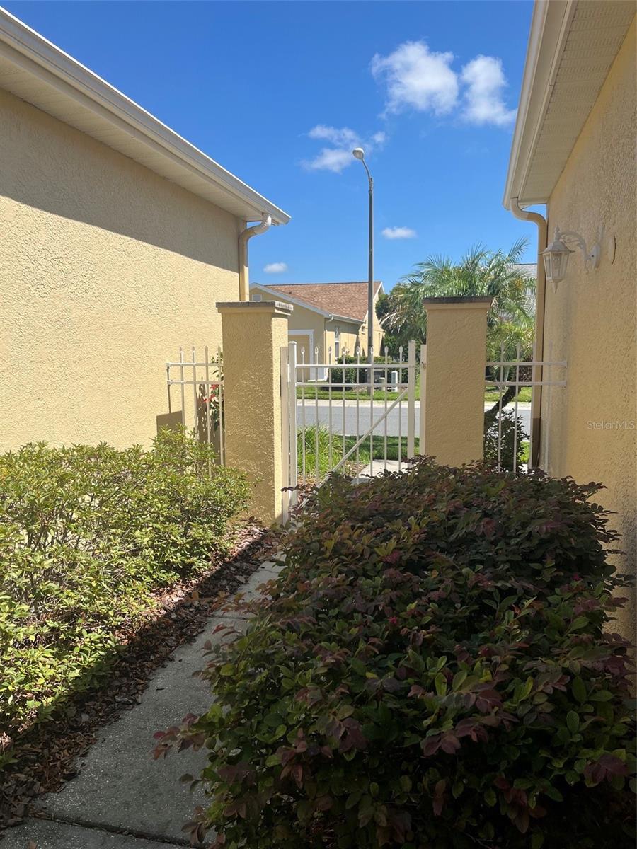 GROVES PH 03 CLUB VILLAS - Residential