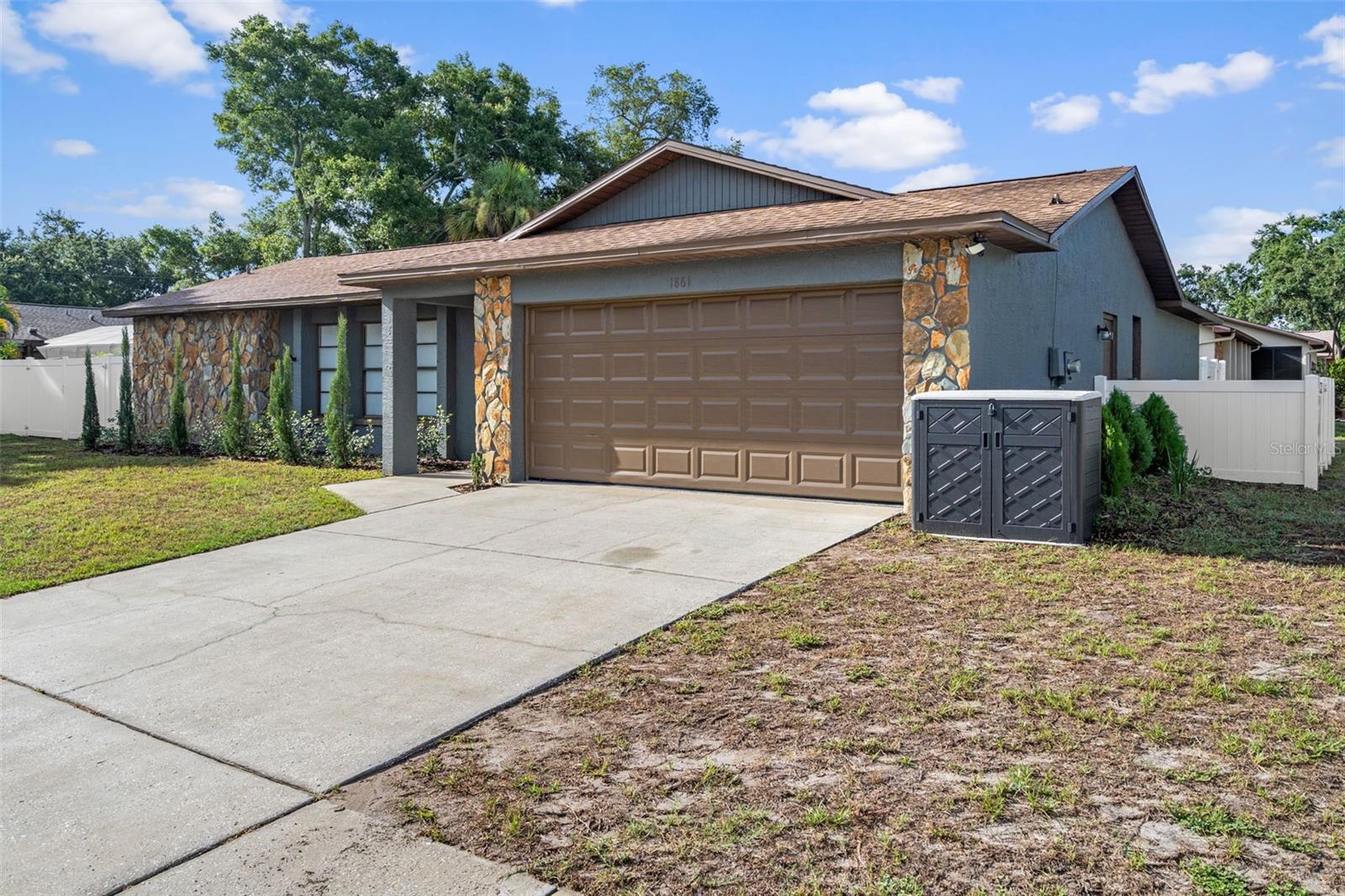 LAUREL OAK WOODS - Residential