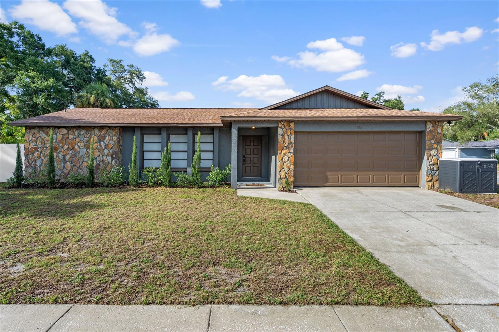 LAUREL OAK WOODS - Residential