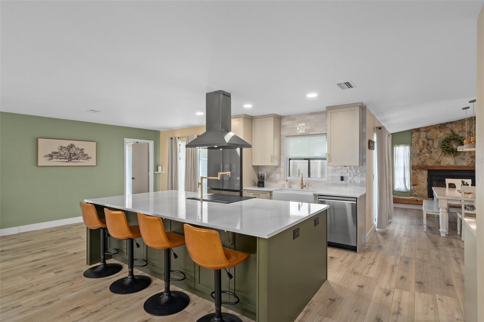 LAUREL OAK WOODS - Residential