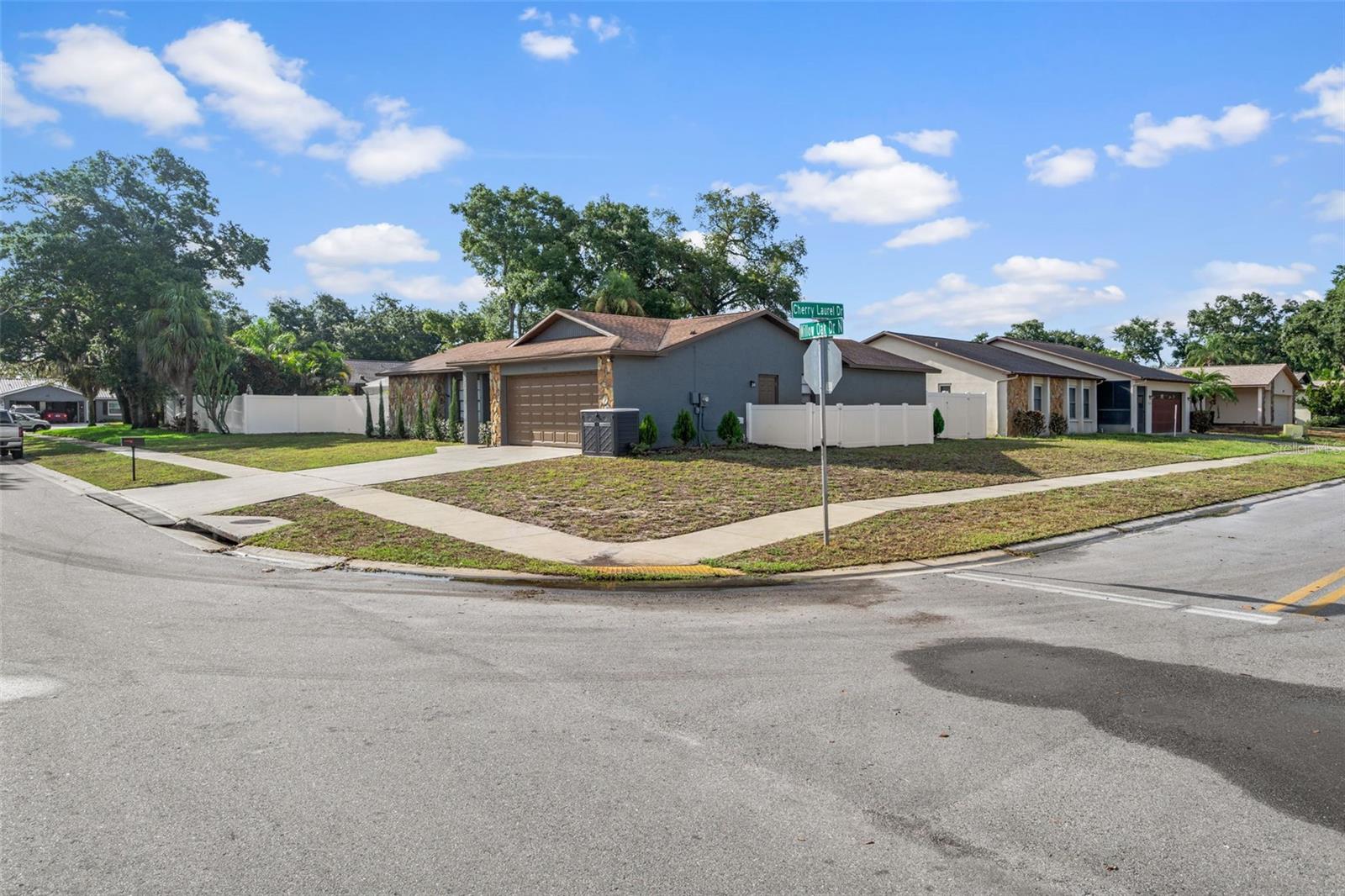 LAUREL OAK WOODS - Residential