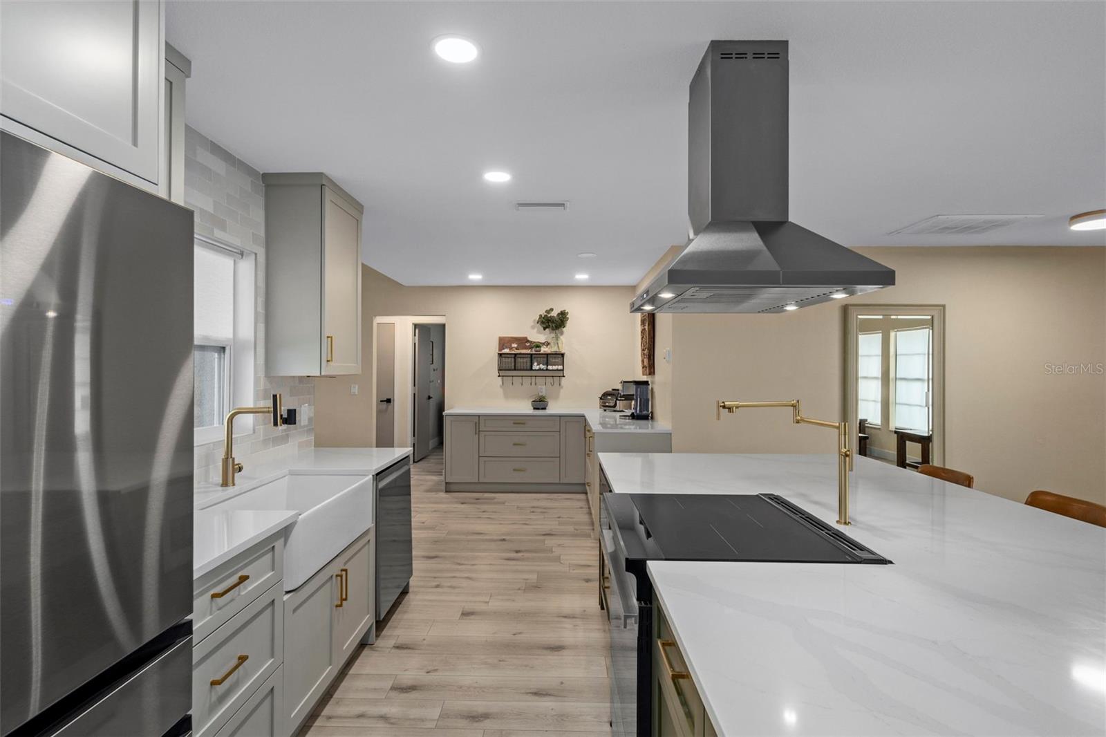 LAUREL OAK WOODS - Residential