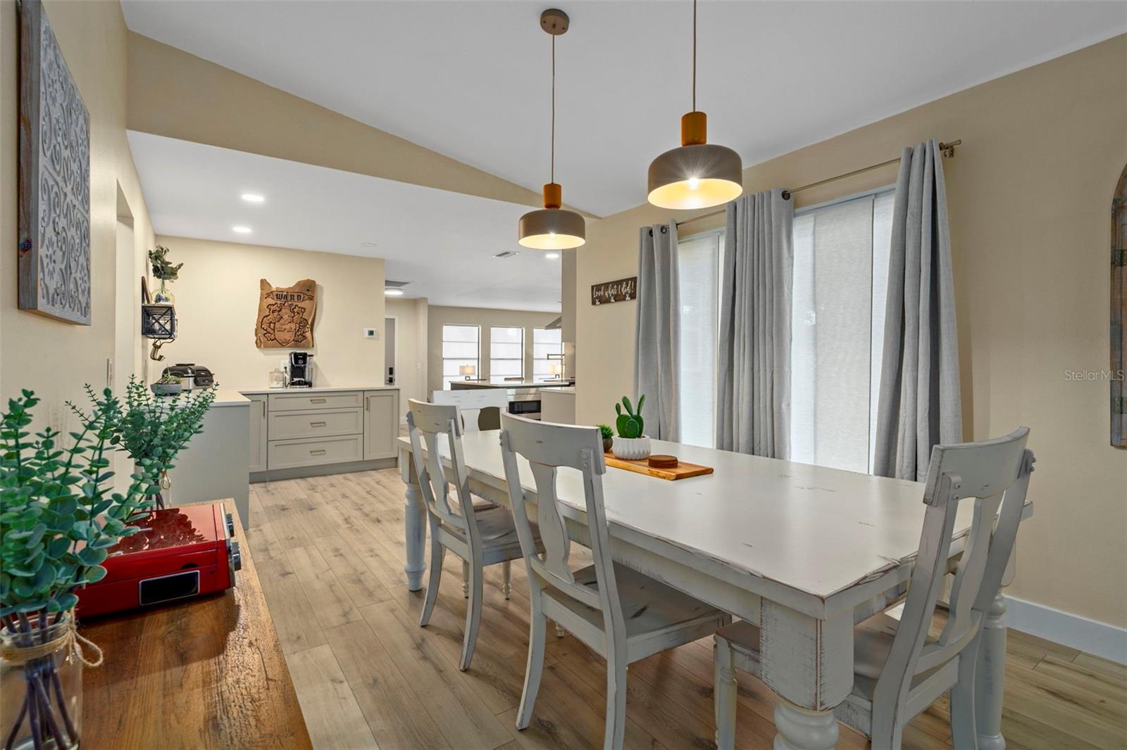 LAUREL OAK WOODS - Residential