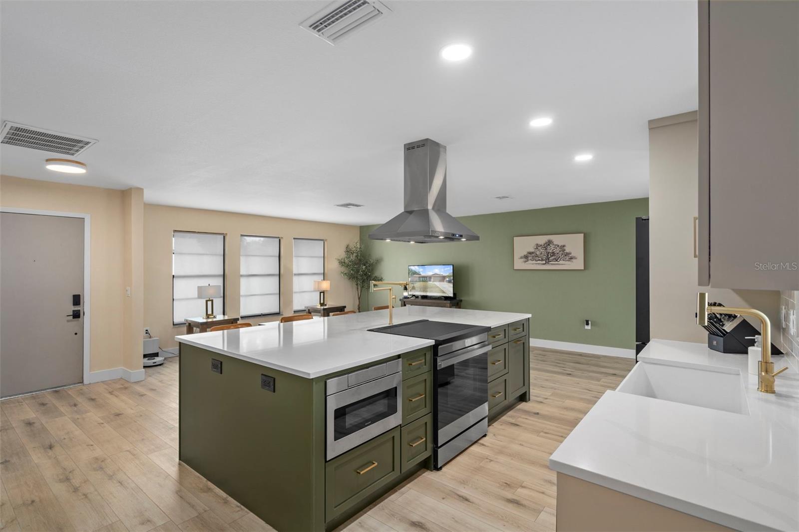 LAUREL OAK WOODS - Residential