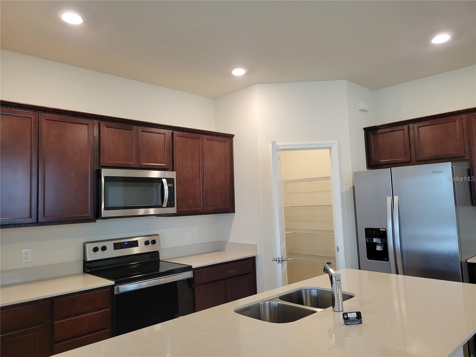 SPLIT OAK RESERVE - Residential Lease