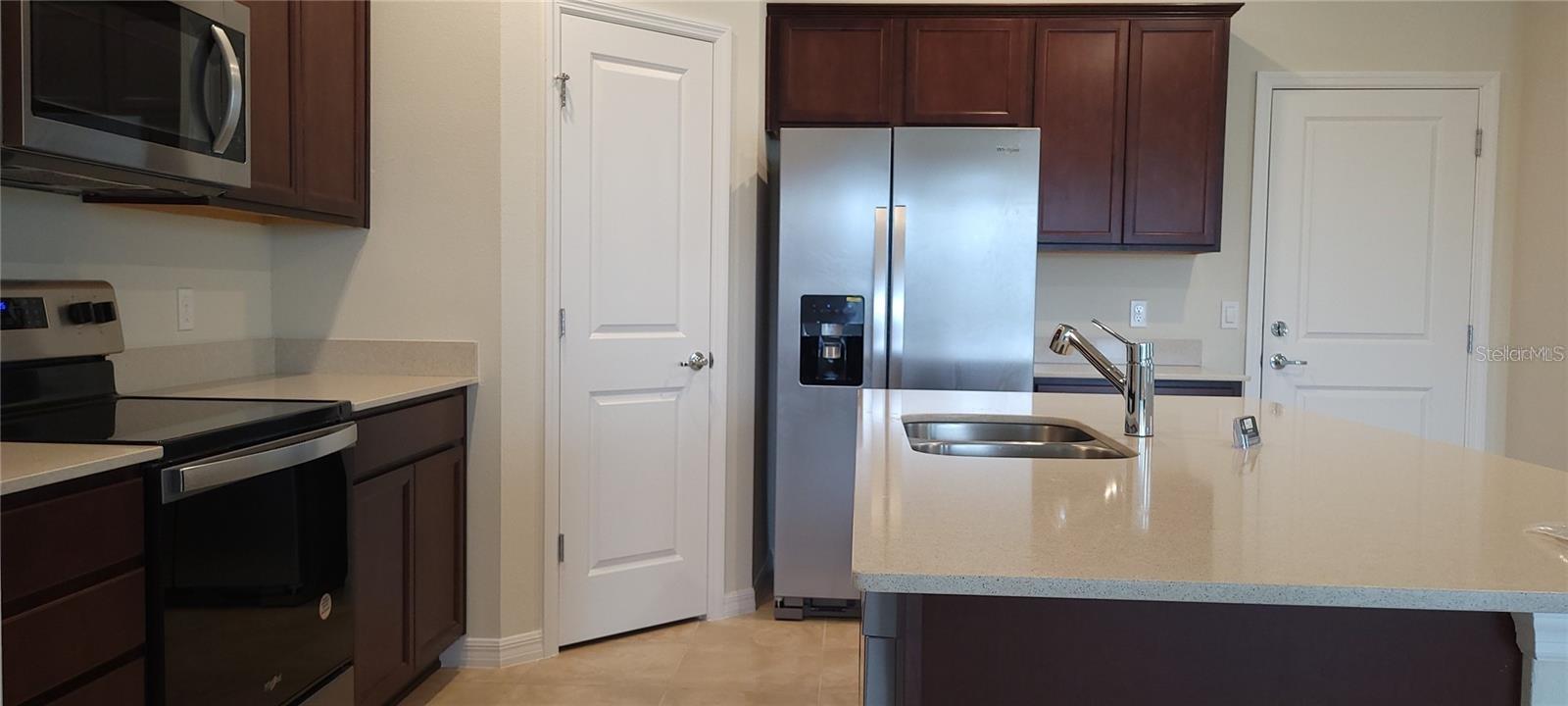 SPLIT OAK RESERVE - Residential Lease
