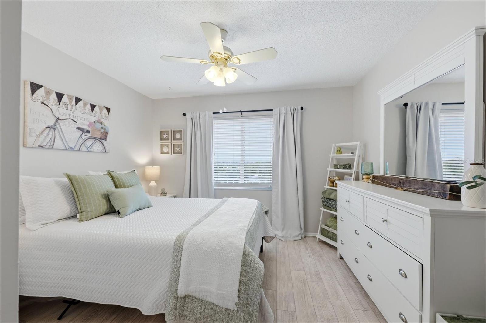 BAYSHORE ON THE LAKE APTS III SEC2 - Residential